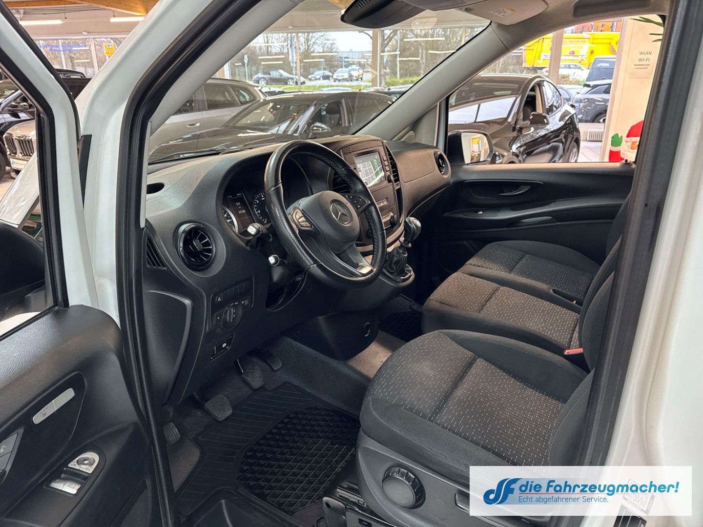 Fahrzeugabbildung Mercedes-Benz Vito Kasten 116 CDI RWD extralang Navi DAB SHZ