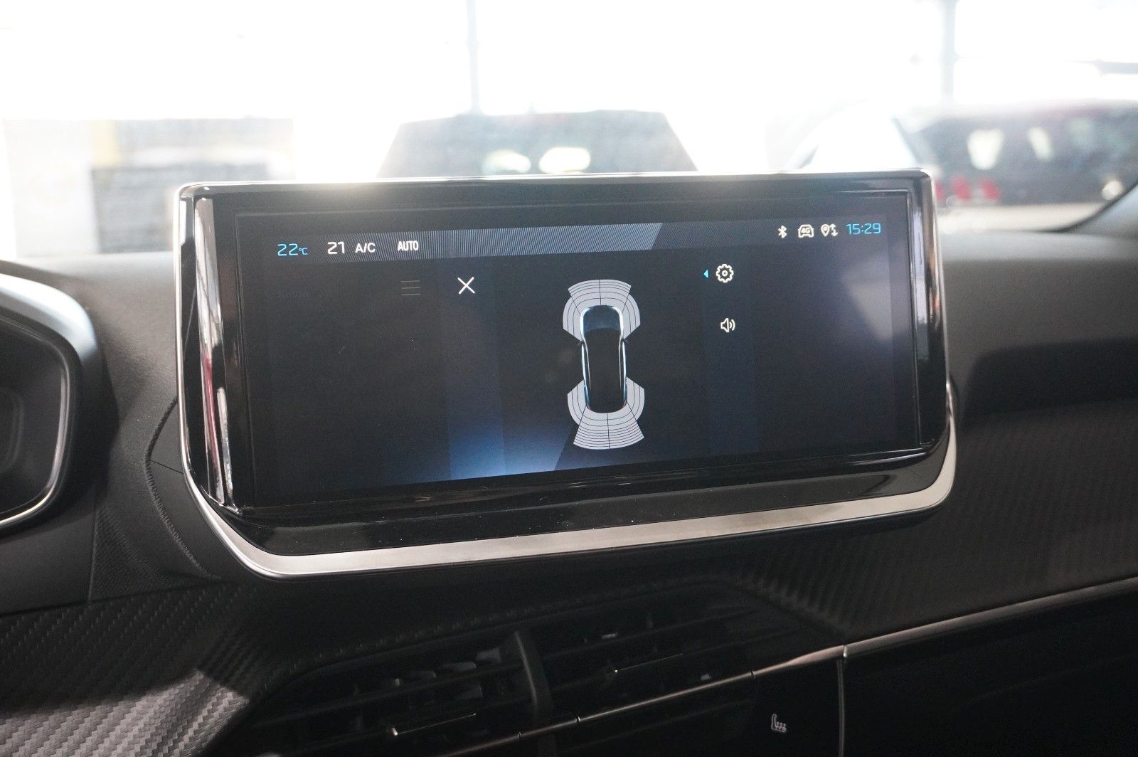 Fahrzeugabbildung Peugeot 2008 1.2 HYBRID ALLURE E-DSC NAVI/LED/SPORT/VIRT