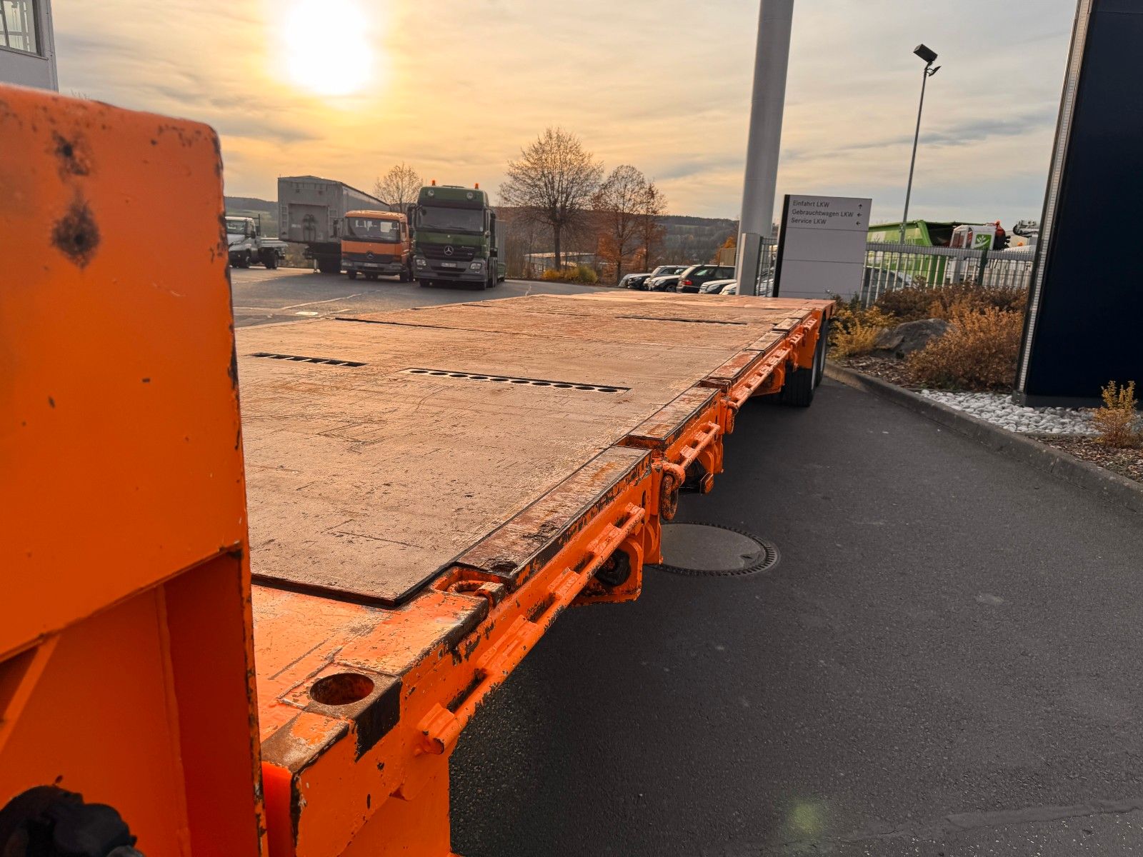 Fahrzeugabbildung Dinkel DSAFA 36000 Schräglader/Tieflader 2x Lenkachse