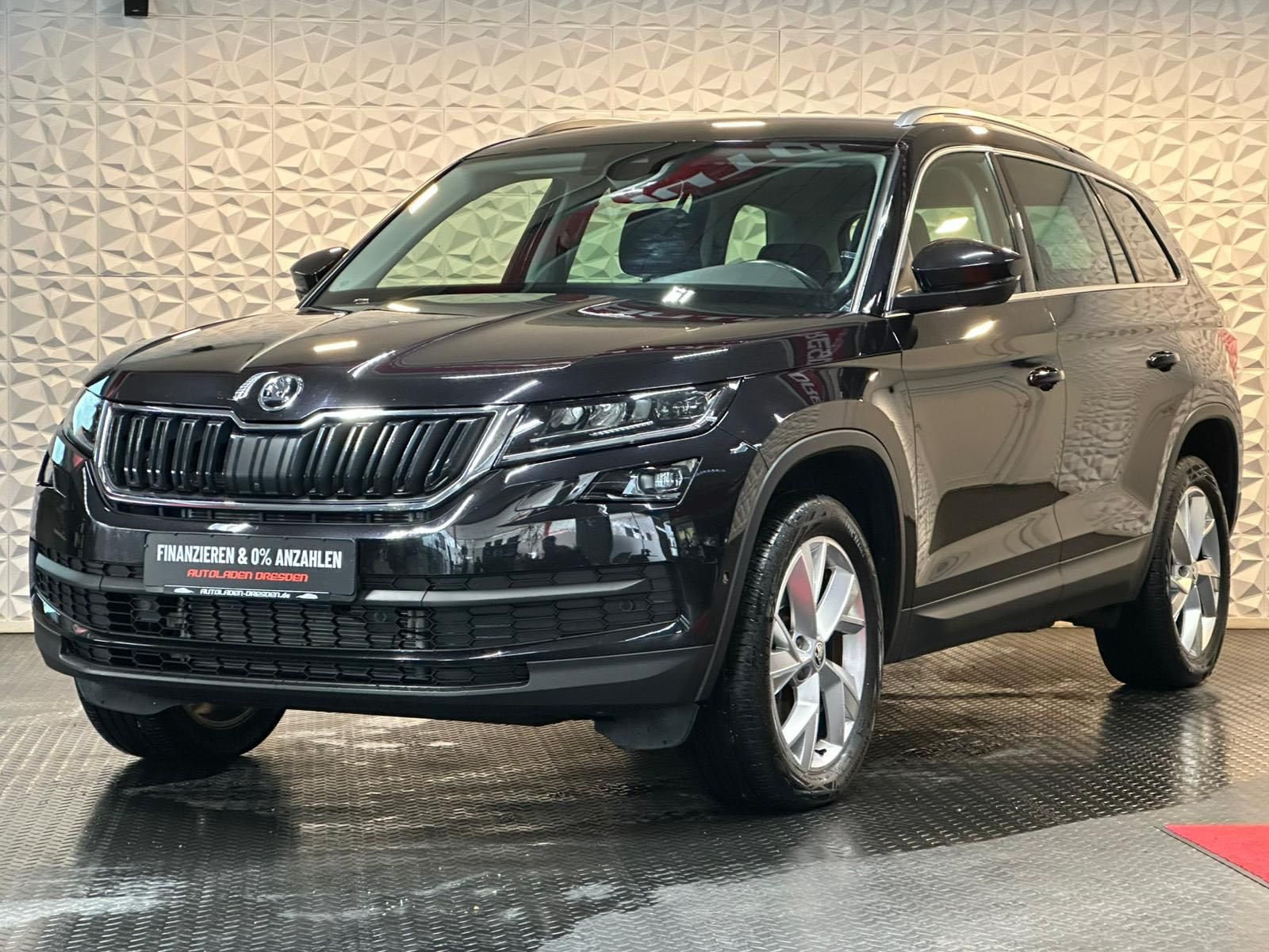 SKODA Kodiaq 2.0TDI STYLE 4x4* LED#SHZ#LH#ACC#KEYL#AHK - Image 4