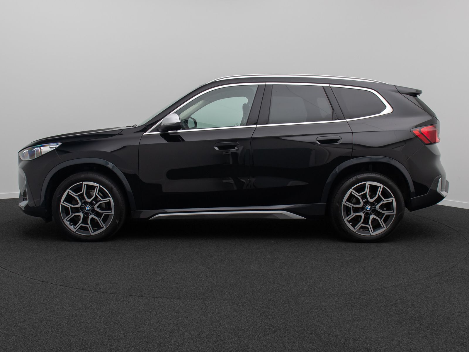 Fahrzeugabbildung BMW X1 xD20d xLine Kamera H/K AHK DAB Panorama 19"