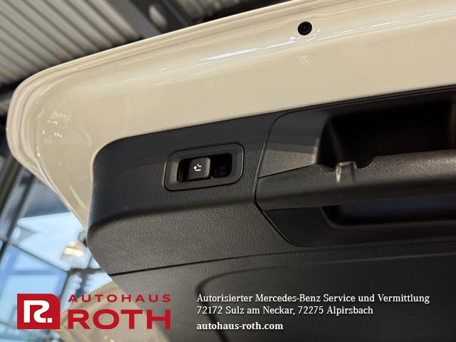 Mercedes-Benz GLB 220