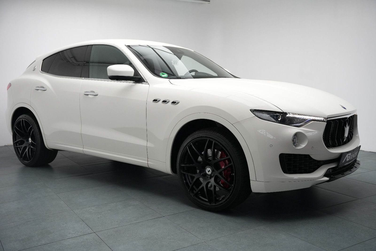 Fahrzeugabbildung Maserati Levante S/CARBON/HARMAN-KARDON/KAMERA/BRD