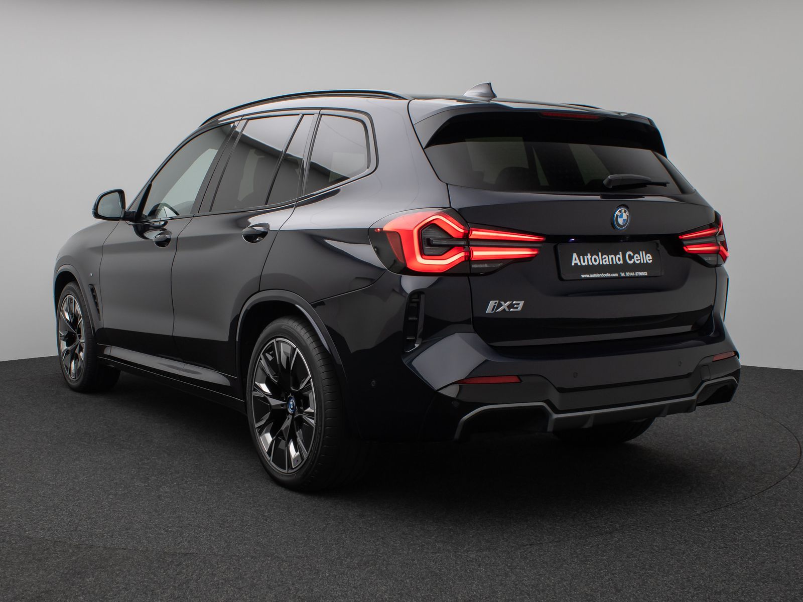 Fahrzeugabbildung BMW iX3 Impressive M Sport 360°HUD DAB H/K AHK Komfo