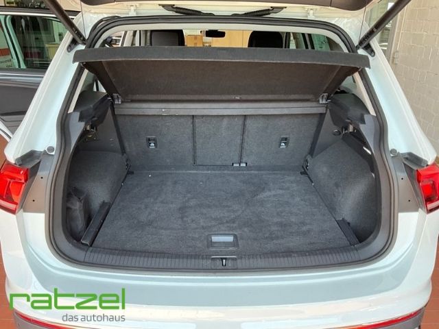 Fahrzeugabbildung Volkswagen Tiguan Elegance 2.0 TSI 4MOTION DSG Navi LED ACC
