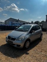Mercedes-Benz Mercedes A150  TÜV neu  4 neue Allwetter... - Mercedes-Benz A 150 Gebrauchtwagen in Krefeld