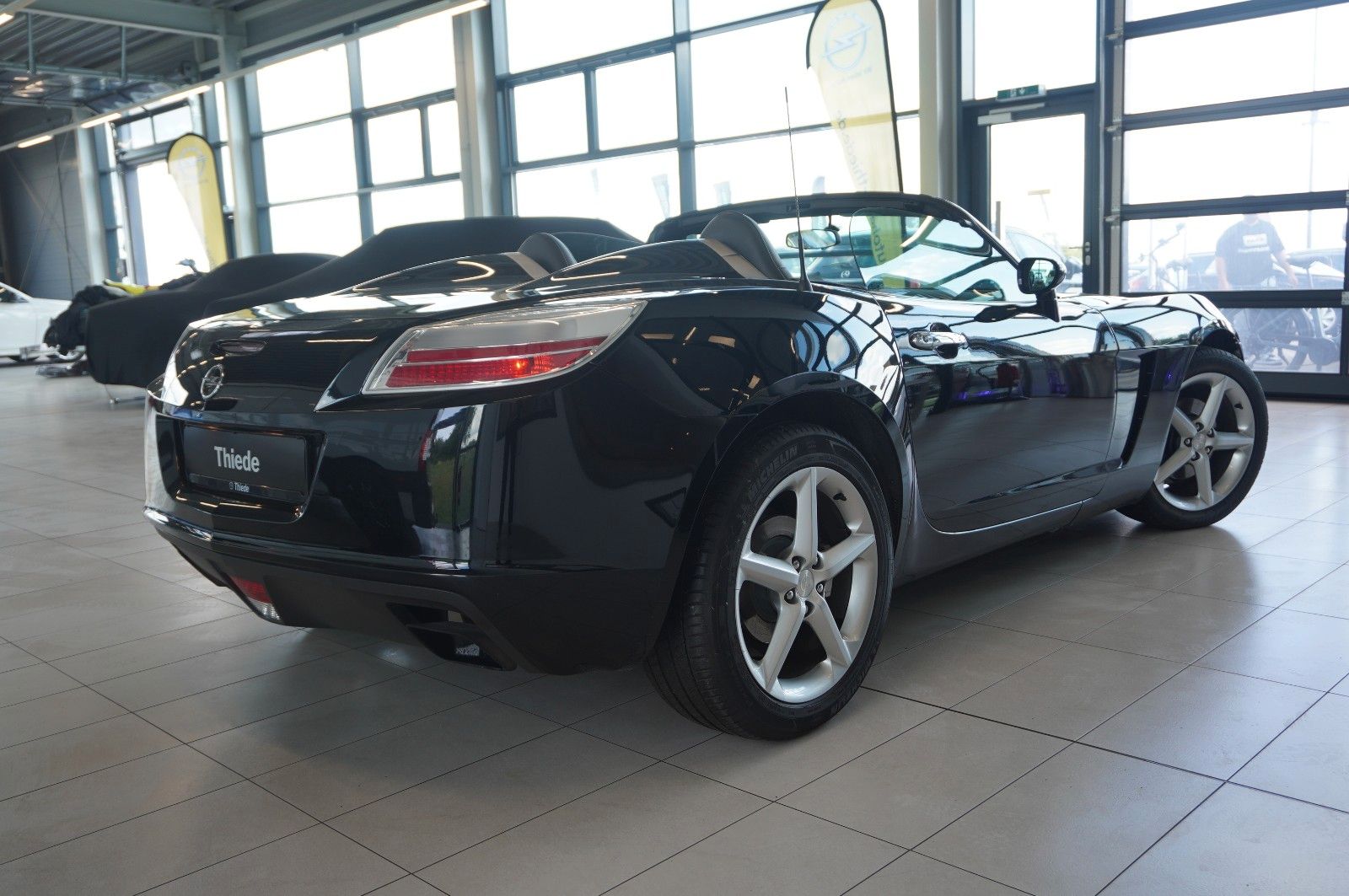 Fahrzeugabbildung Opel GT 2.0T ROADSTER SPORT LEDER/TEMP./KLIMA/1.Hand