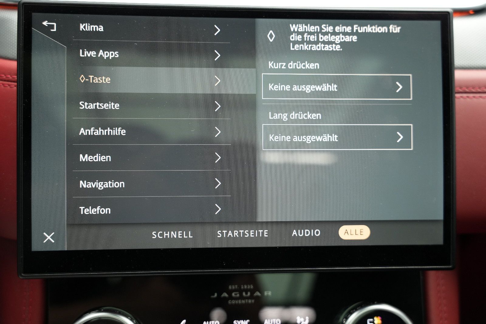 Fahrzeugabbildung Jaguar F-Pace F-PACE SVR /PANO/MERIDIAN/HUD/360°KAM/MEM