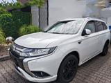 Mitsubishi Outlander 2.4 MIVEC PLUG-IN HYBRID 4WD Basis... - Mitsubishi Outlander in Wiesbaden