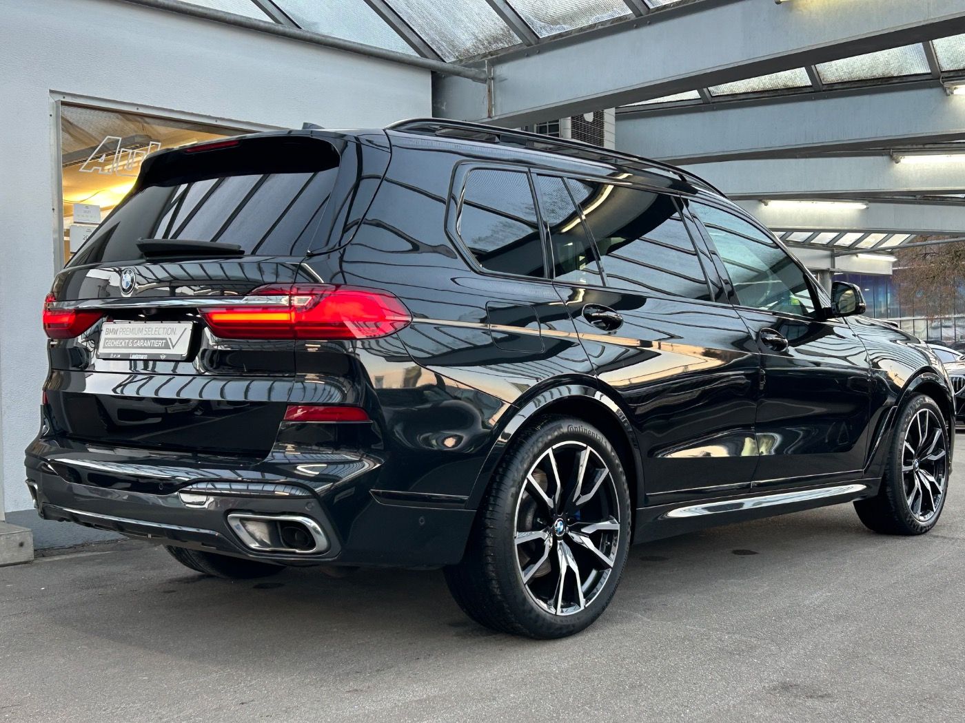 Fahrzeugabbildung BMW X7 xDrive30d M-Sport AHK/6-Sitz 2 JAHRE GARANTIE