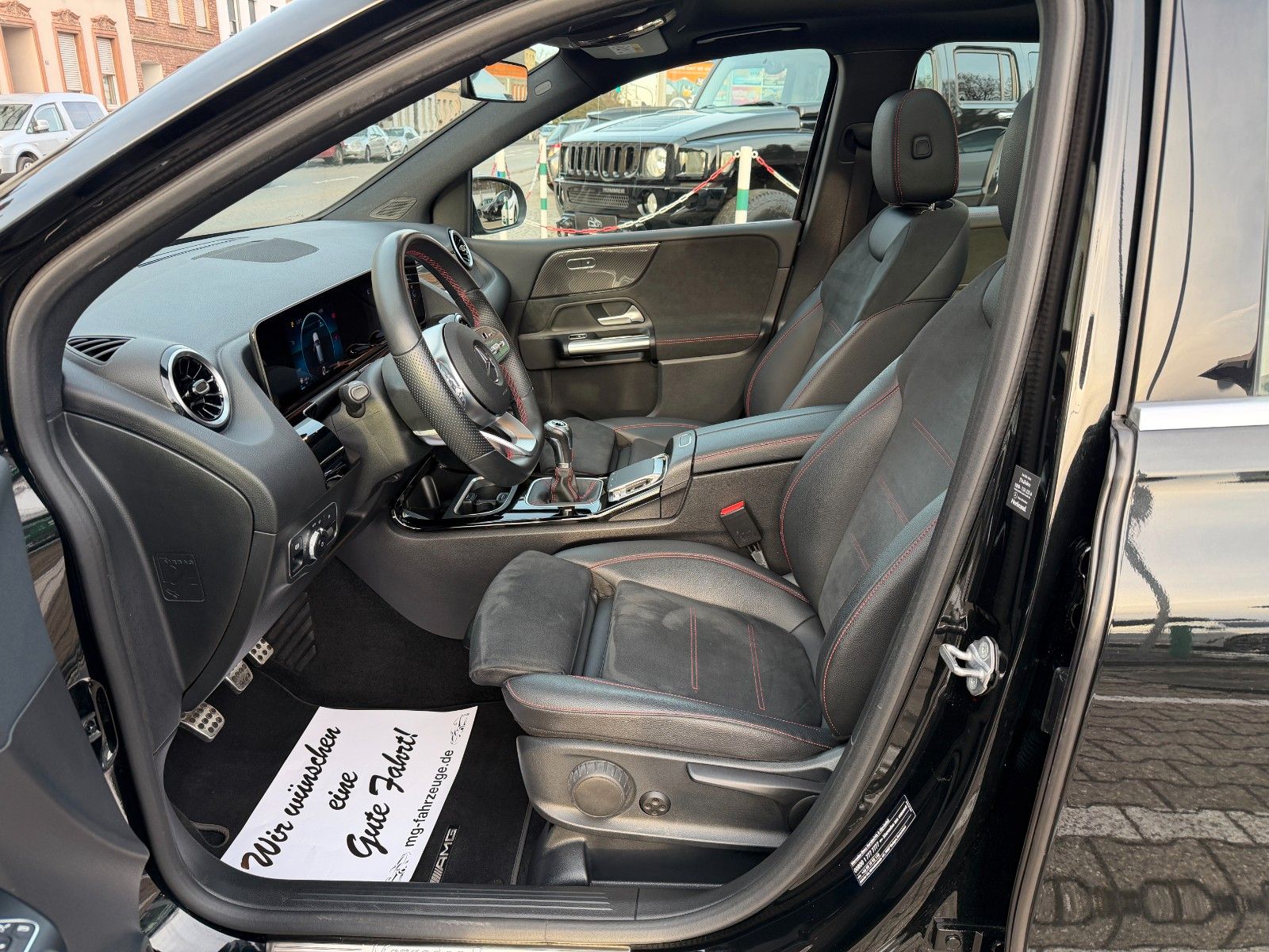 Fahrzeugabbildung Mercedes-Benz B 180 AMG LINE PANO NAVI KAMERA MBUX LED AHK