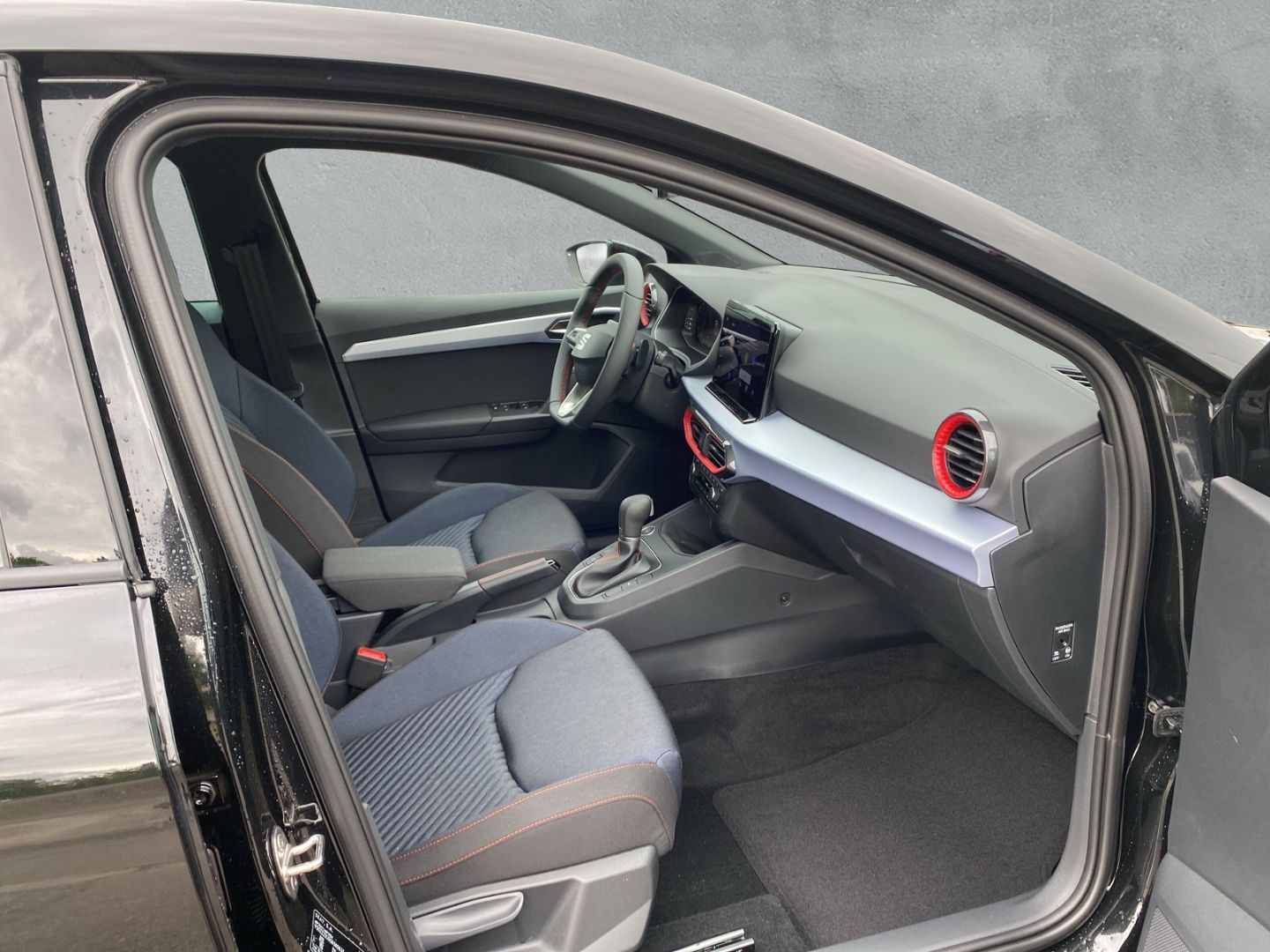 Fahrzeugabbildung SEAT Ibiza FR Black Edition 1.0 TSI EU6e Navi Digital