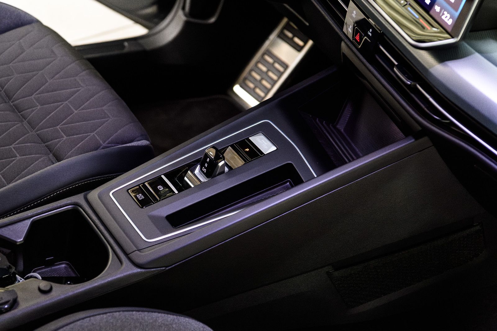 Fahrzeugabbildung Volkswagen Golf VIII Variant Goal 2.0 TDI IQ-LED+AHK+360°KA