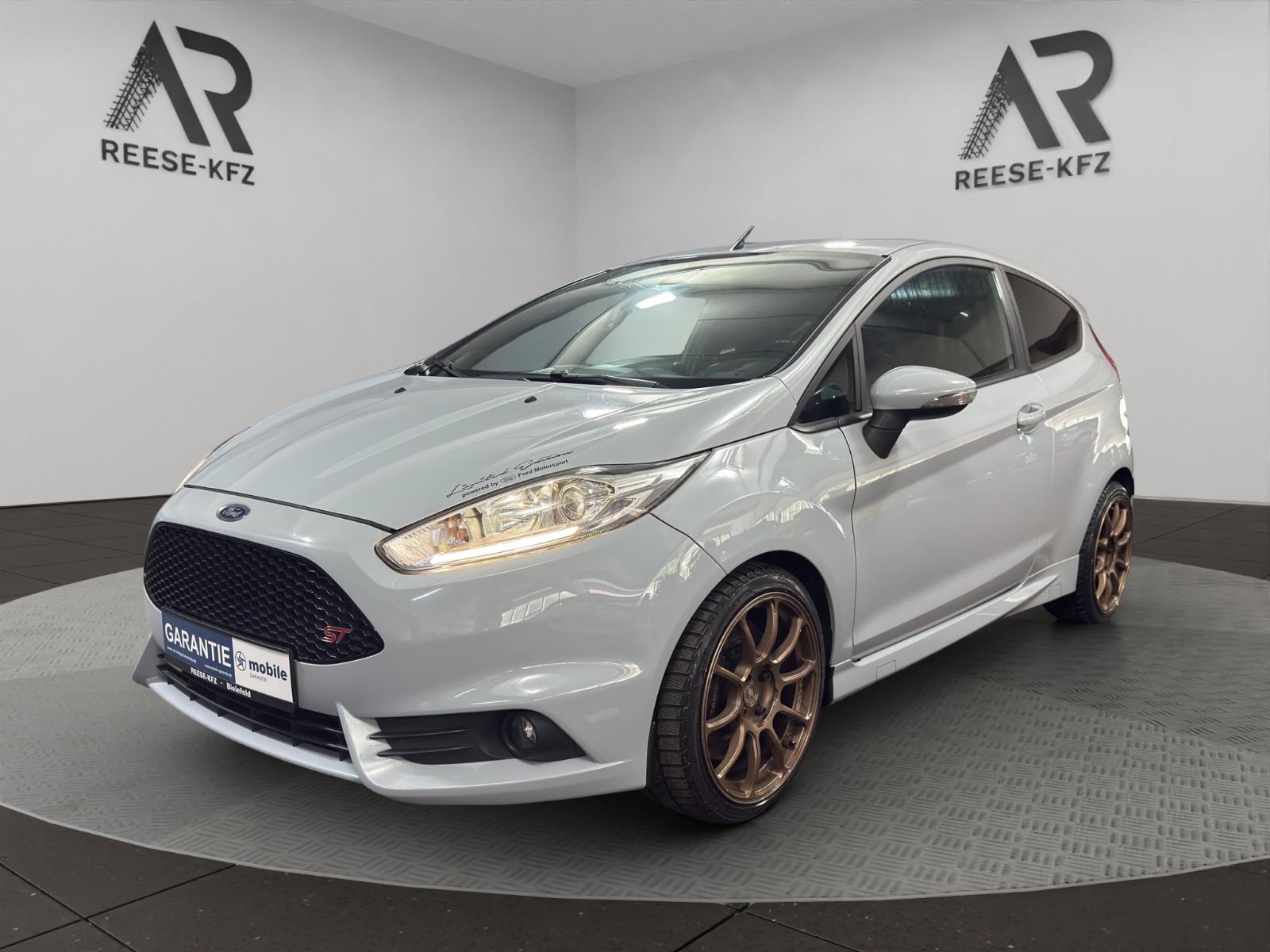Ford Fiesta ST200 Kam LED PDC SHZ