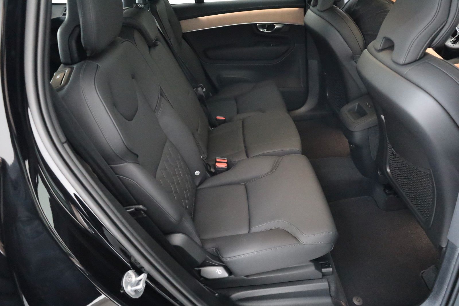 Fahrzeugabbildung Volvo XC90 Plus Bright AWD,7Sitze,360°,HUD,H&K,ACC,AHK