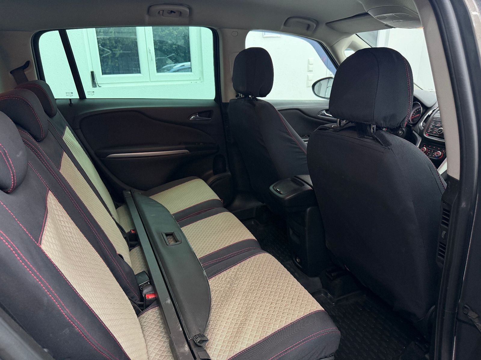 Fahrzeugabbildung Opel Zafira C Tourer Drive/NAVI/KAMERA/AHK/7-SITZER