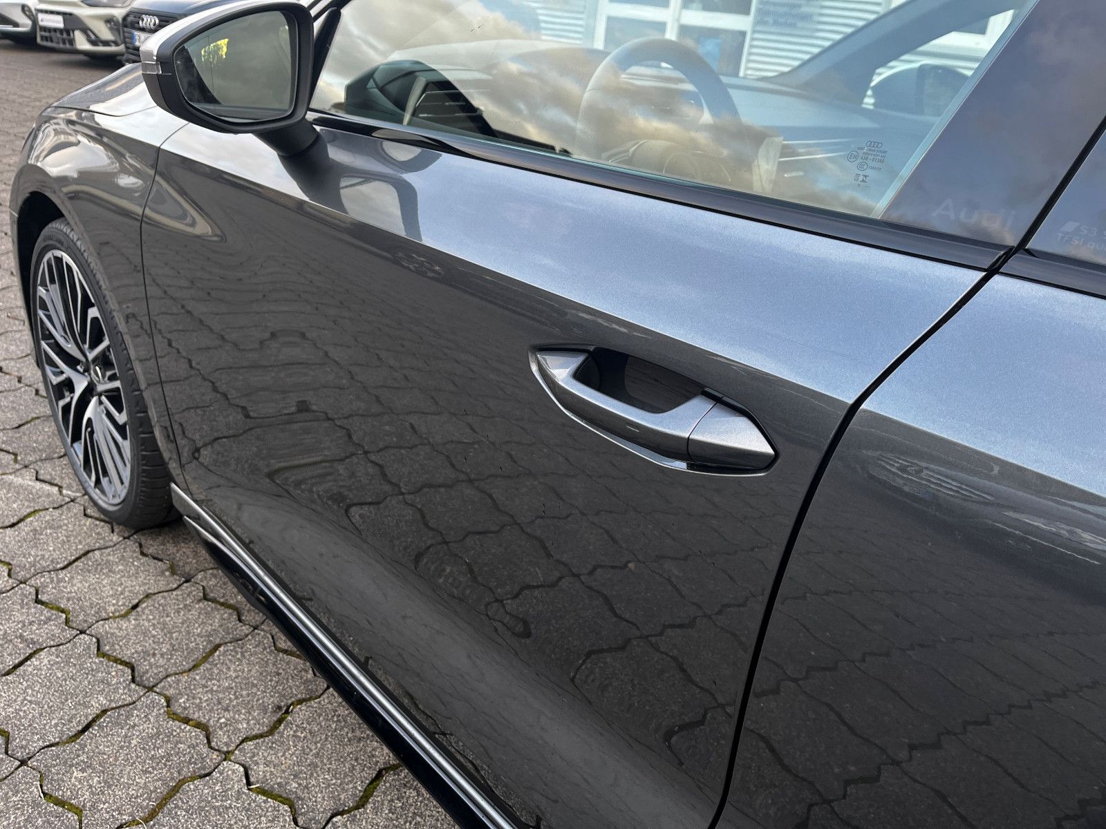 Fahrzeugabbildung Audi S3 Sportback quattro 19" PANO ACC PDC LED