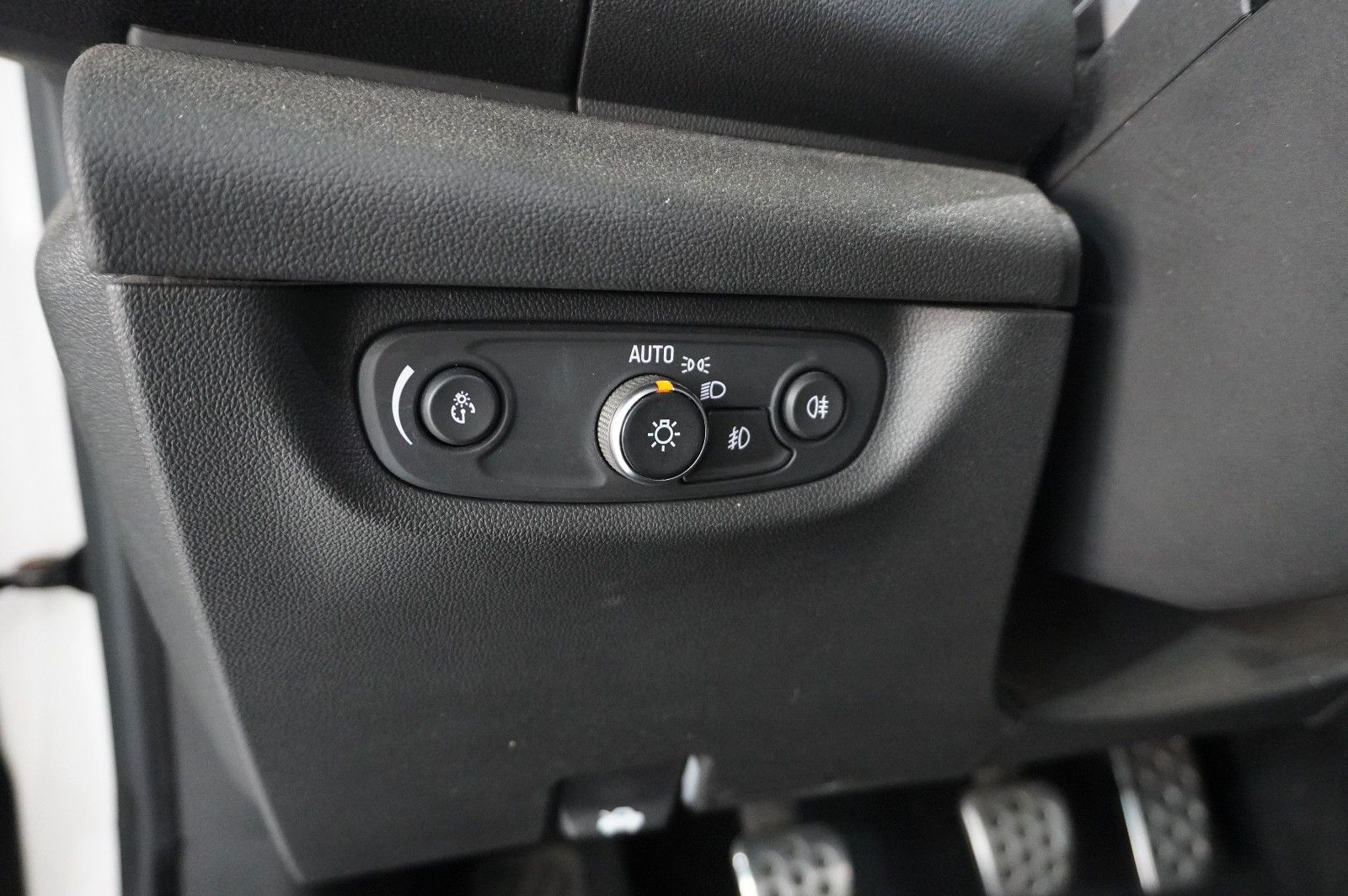 Fahrzeugabbildung Opel Insignia B GS 2.0D INNOV. NAVI/KAMERA/PANO./AHK