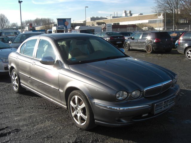 Jaguar X-Type 2.2 D Executive+MOTORSCHADEN+LEDER