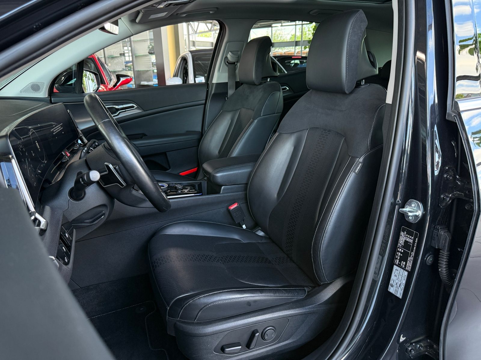 Fahrzeugabbildung Kia Sportage Spirit 4WD AHK PANO 360° H/K LEDER