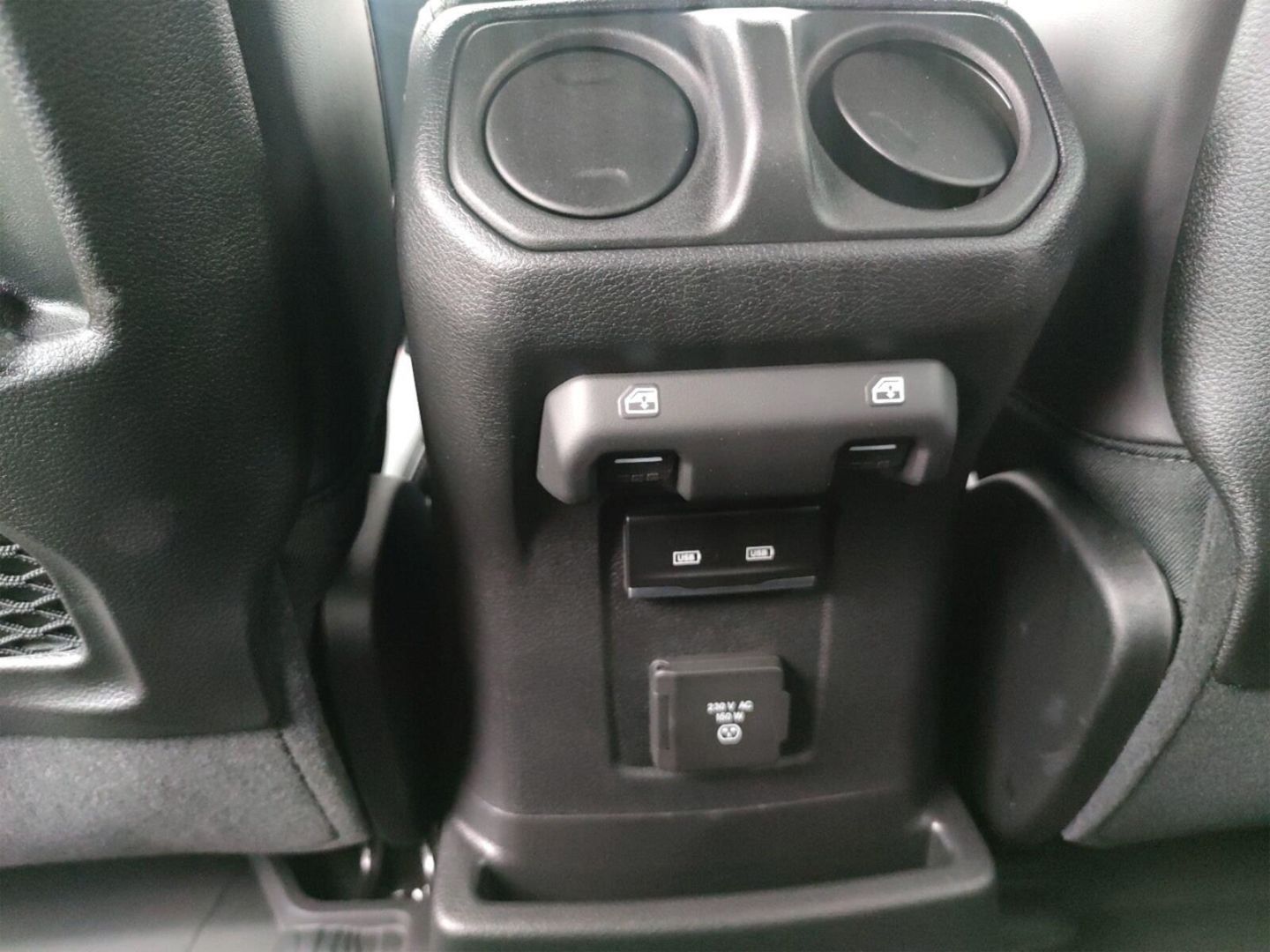 Fahrzeugabbildung Jeep Wrangler 2.0 T-GDI Unlimited Rubicon SUNRIDER
