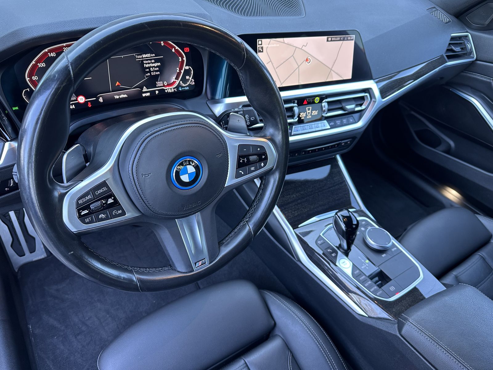 Fahrzeugabbildung BMW 330e Touring M-Sport NAV+LASER+AHK+HEAD-UP+19ZO