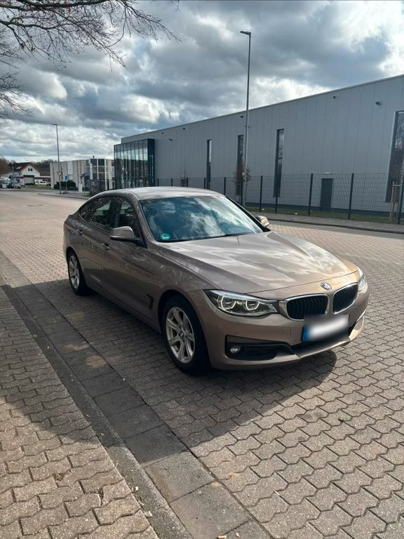 Image of BMW 320