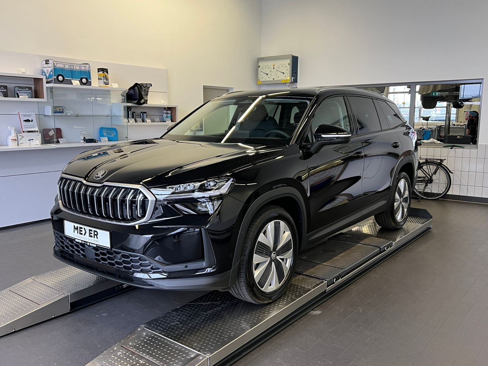 Fahrzeugabbildung SKODA Kodiaq Selection 2.0 TDI DSG *AHK, 7 Sitze, Pano