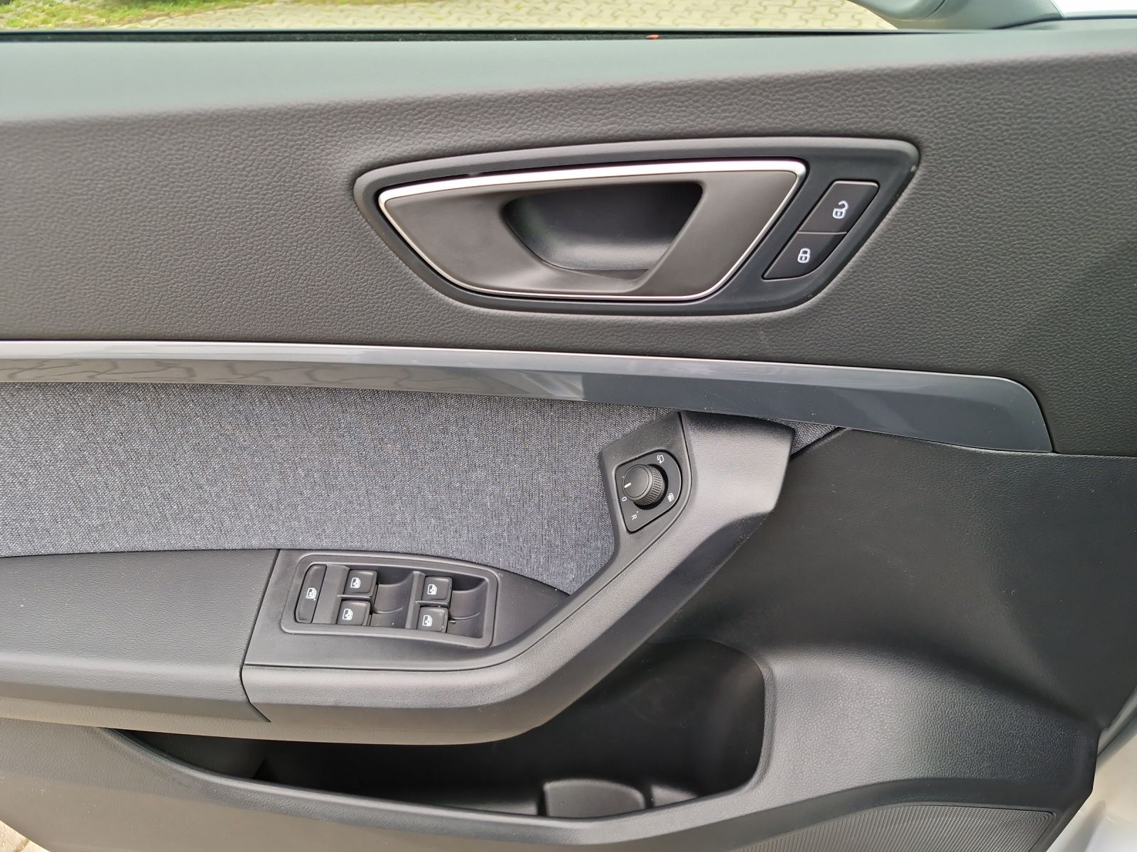 Fahrzeugabbildung SEAT Ateca Style Edition 1.5 TSI AHZ LED NAVI KLIMA