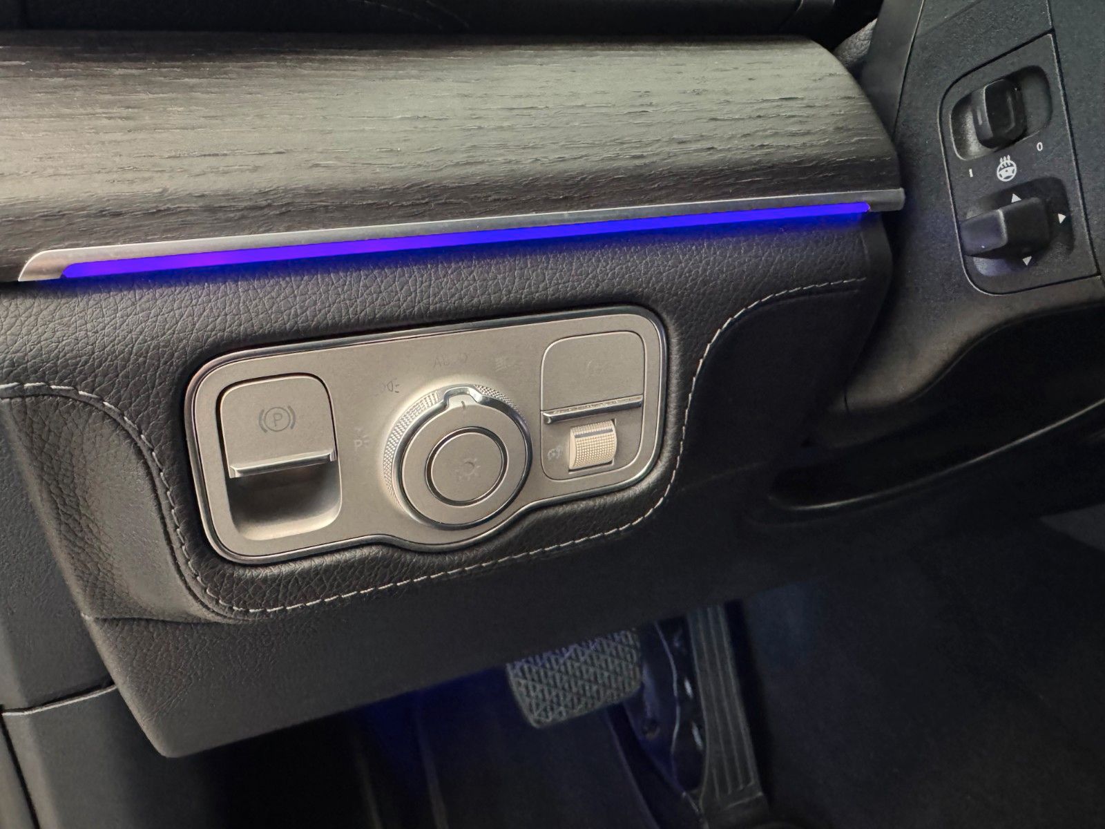 Fahrzeugabbildung Mercedes-Benz GLE 400d 4M+AMG+Pano+AIrM+Burm+360