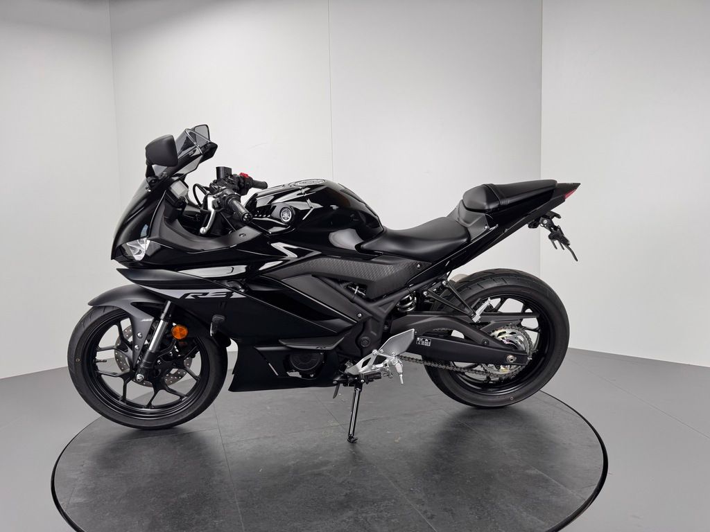 Fahrzeugabbildung Yamaha YZF-R3 *KURZES HECK *NEUWERTIG *100KM