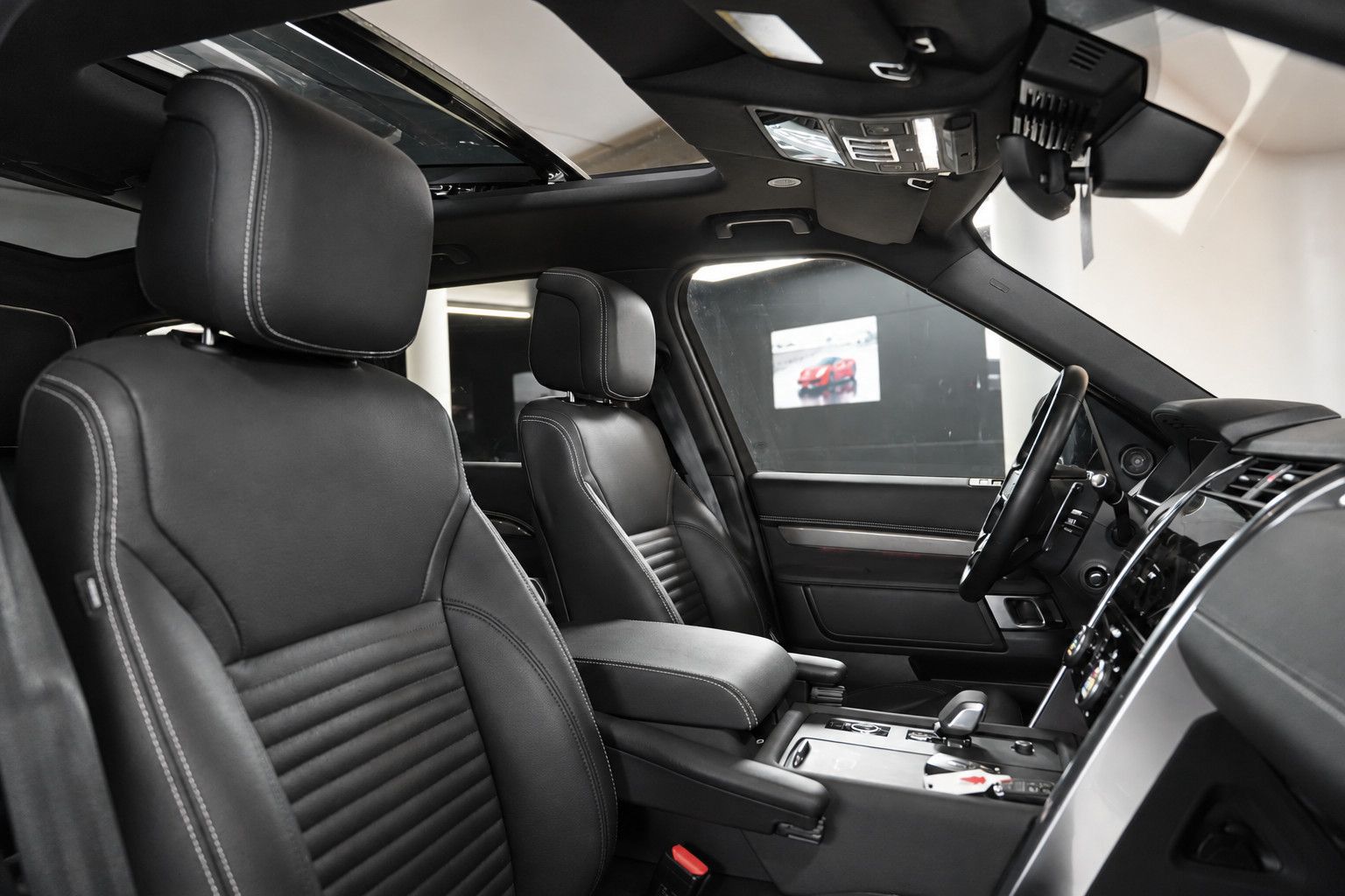 Fahrzeugabbildung Land Rover Discovery R-Dynamic AWD/7-SITZER/360'°Cam/AHK