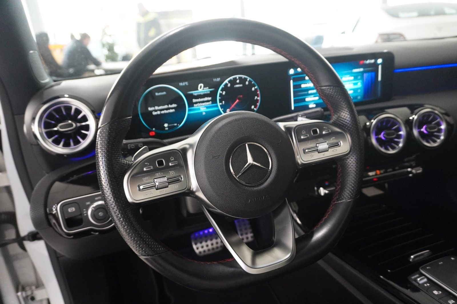 Fahrzeugabbildung Mercedes-Benz A 180 AMG LINE 7G-DCT NAVI/LED/VIRT./KAMERA/DAB+