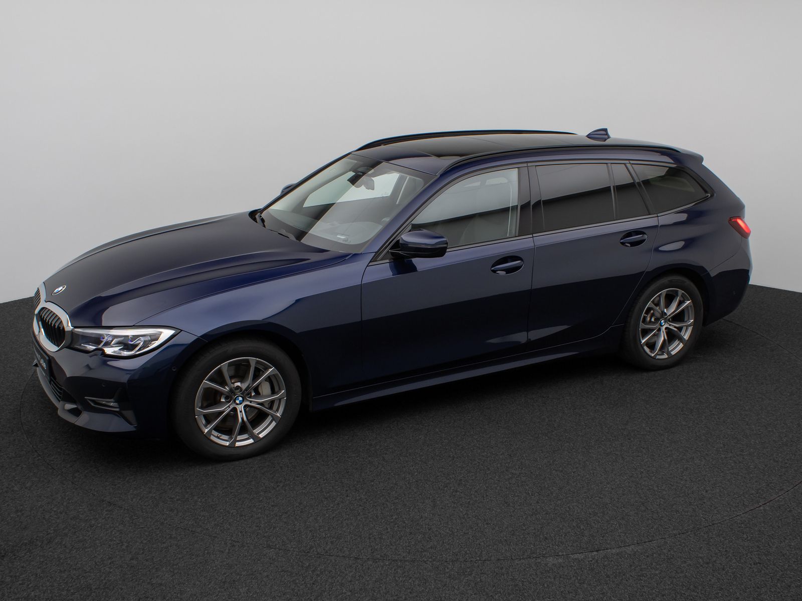 Fahrzeugabbildung BMW 330d xD Sport Line Pano Kamera Laser HUD DAB H/K
