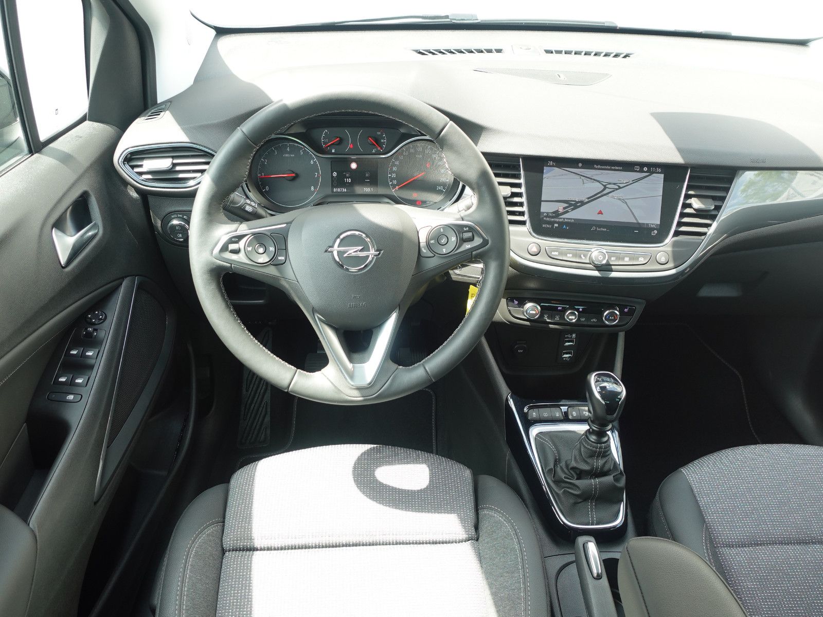 Fahrzeugabbildung Opel Crossland Elegance 1.2T,Navi,Kamera,Sitzhz,Allw.