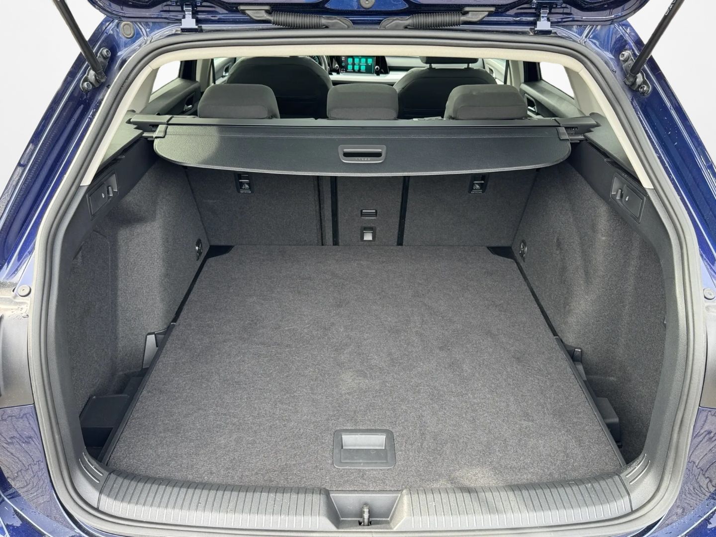 Golf VIII Variant 1.5 TSI *AHK*PANO*STDHZG*
