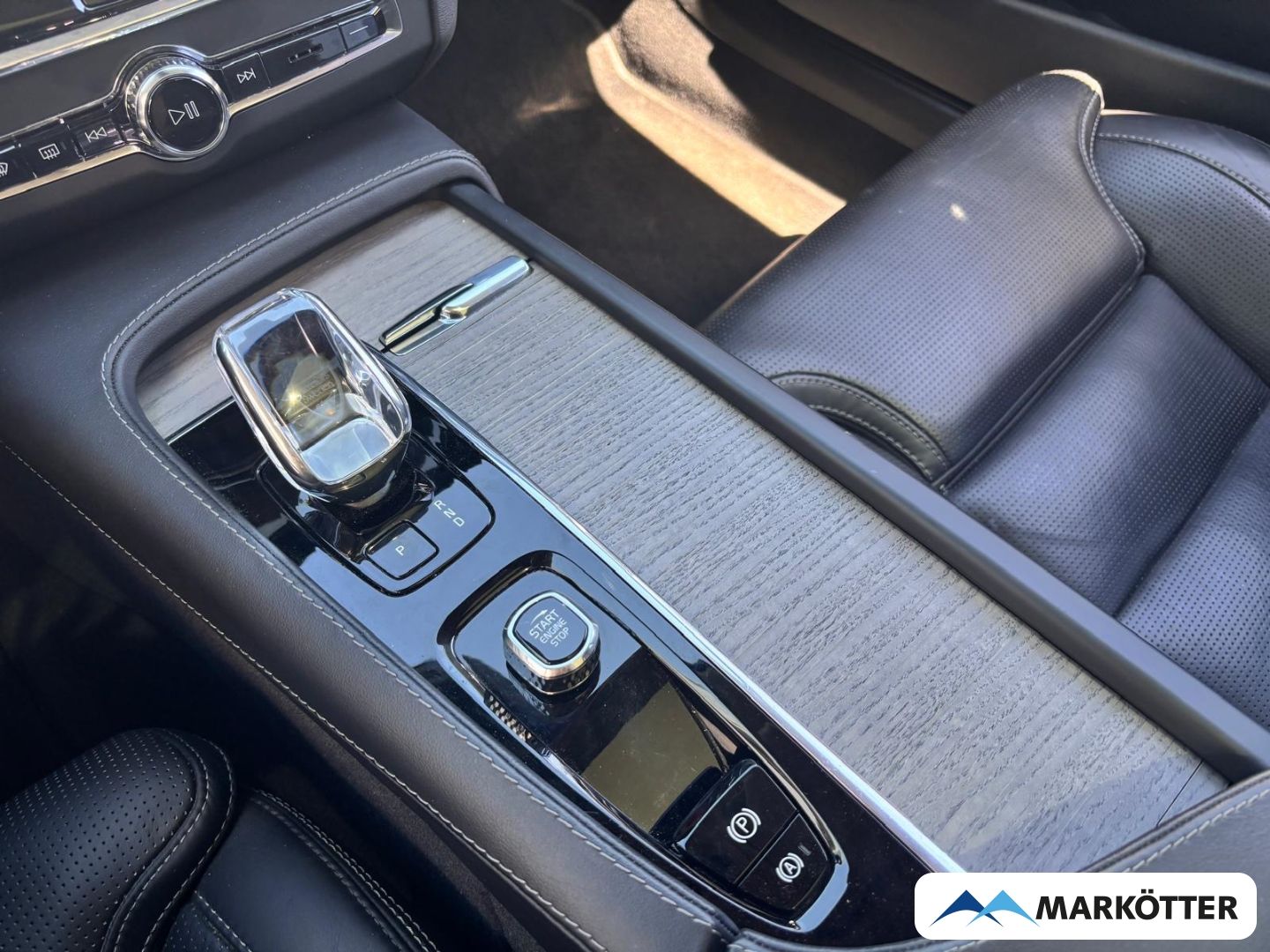 Volvo V90 B4 Ultimate Bright ACC/AHK/BLIS/360°/PANO foto 21