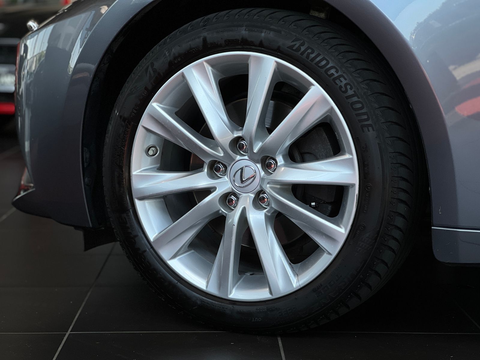 Fahrzeugabbildung Lexus IS 300h Executive Line LED NAV SHZ