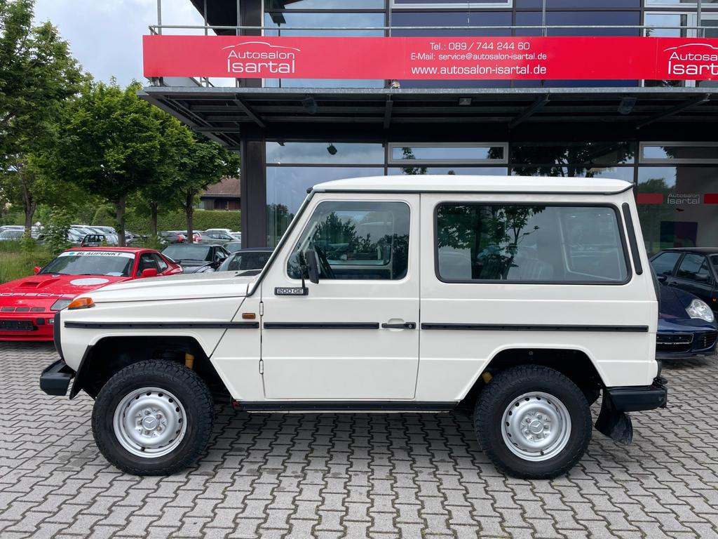 Mercedes-Benz G 230