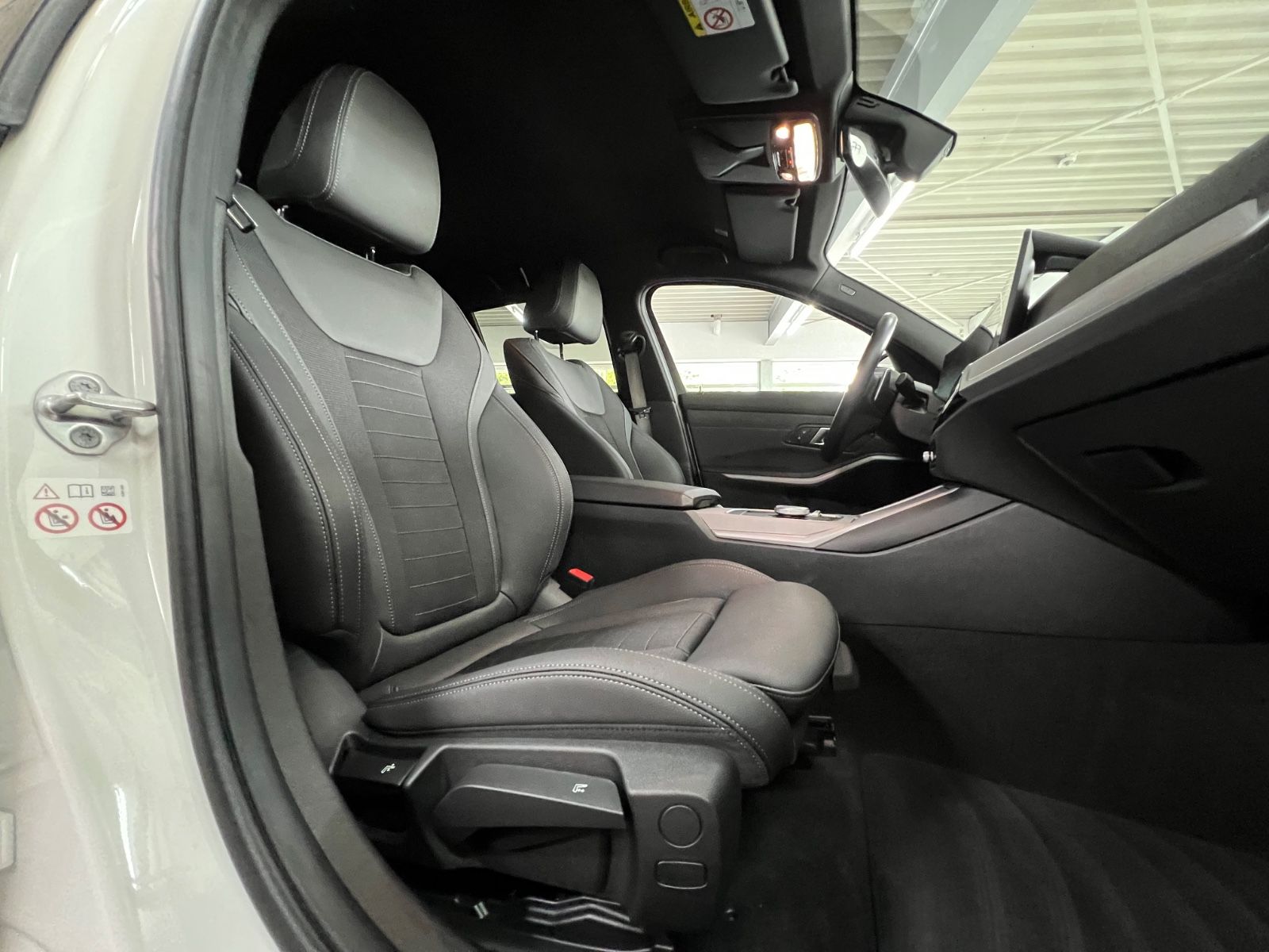 BMW 318 d Touring AHK+DA+ACC+HuD+KEYLESS+PARK ASSIST foto 20