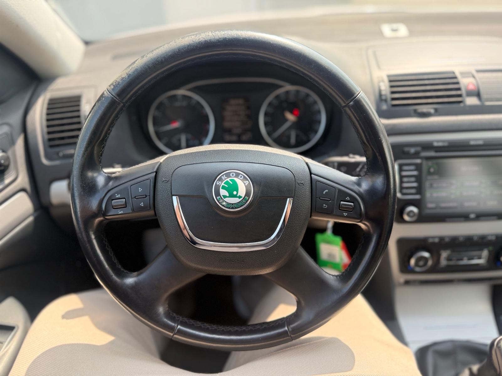 Skoda Octavia 2012 — photo 12