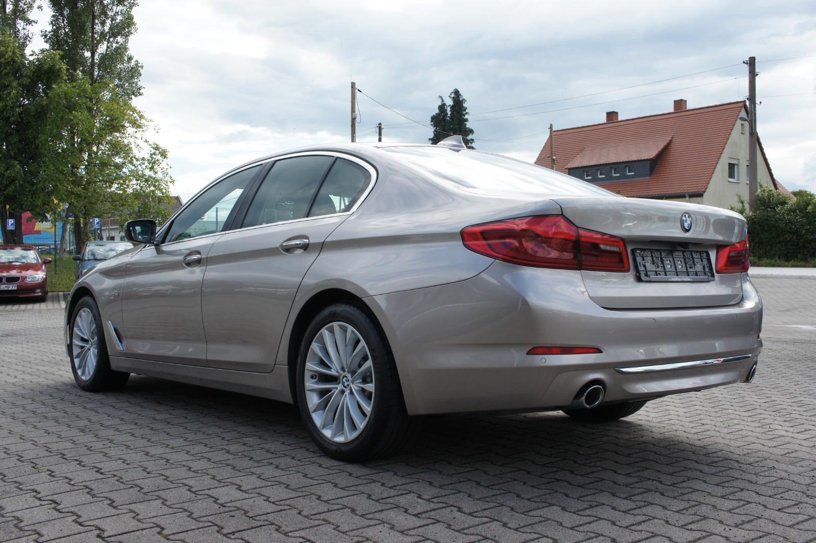 BMW 520d Limousine Luxury-Line *LED*NAVI*KAMERA*AHK*