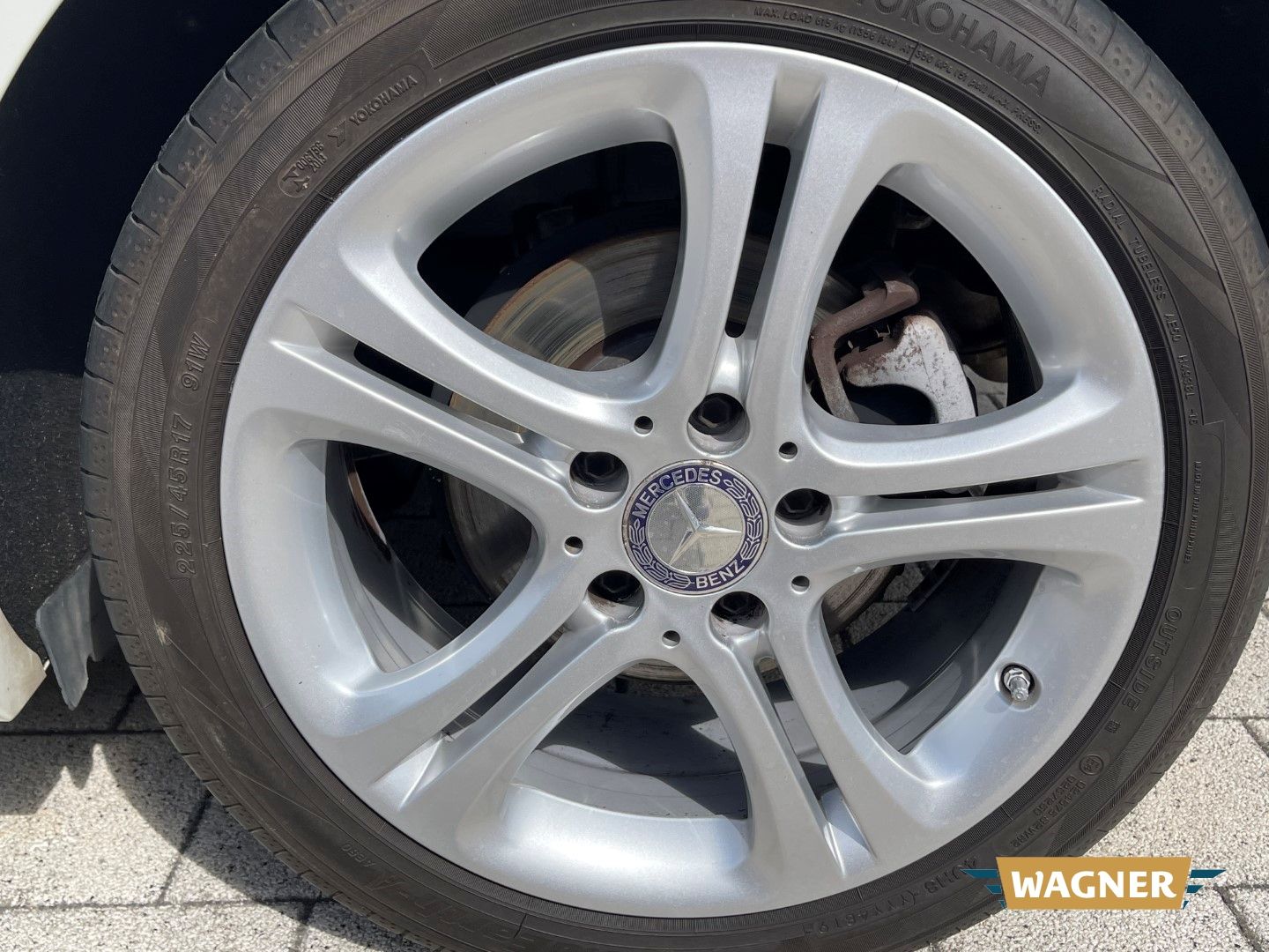 Fahrzeugabbildung Mercedes-Benz A 180 Urban BlueEfficiency SHZ Automatik