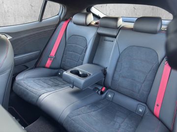 Kia Stinger GT 3.3 V6 T-GDI +Navi+LED+HUD+Kam.+SHZ