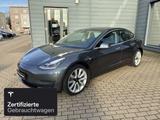 Tesla Model 3 Long Range AWD - silberne Tesla Model 3