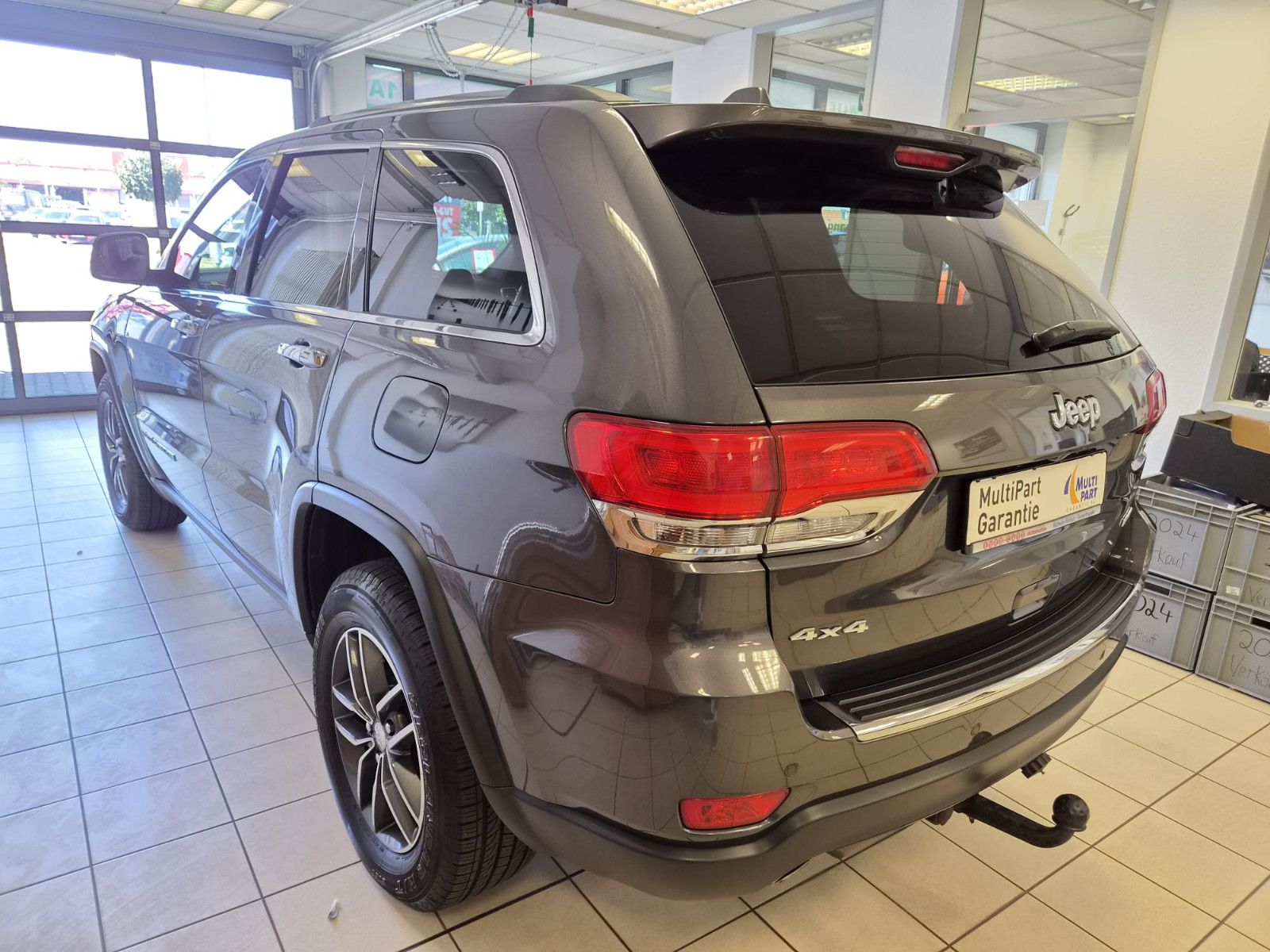 Fahrzeugabbildung Jeep Grand Cherokee 3.0 CRD Limited / 3,5t AHK /