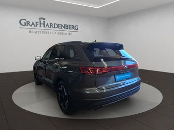 Volkswagen Touareg - 4