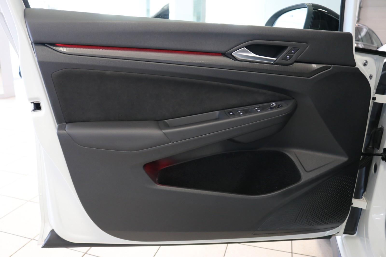 Volkswagen Golf VIII GTI Black Style AHK Pano Matrix H&K, миниатюра 11