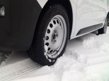 Bild 28 Opel Vivaro 2.0D Kasten M PDC+Kam Holzboden Navi