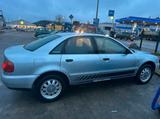 Audi A4 1.6 - Audi A4 aus 1995 mit Benzin-Antrieb: Limousine